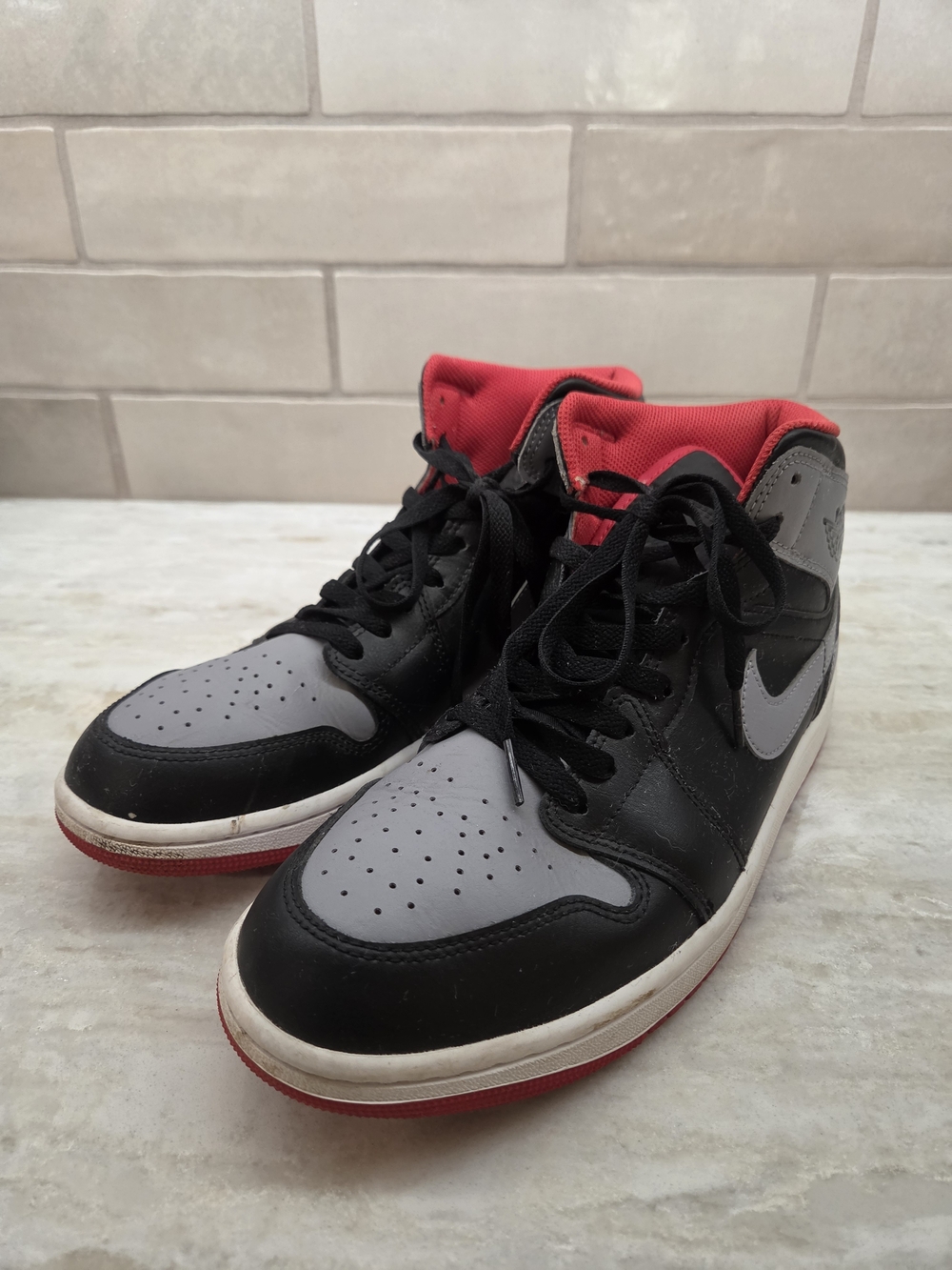 Nike Men’s High-Top Sneakers Black Gray Red